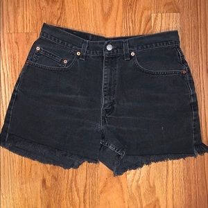 LEVI'S black 550 high waisted shorts